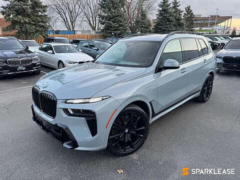 2024 BMW X7 40i Excellence带水晶灯