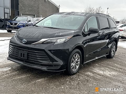 2025 Toyota Sienna XLE 8-Passenger FWD
