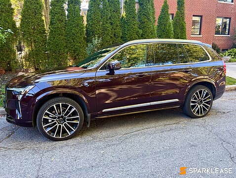 2026 Volvo XC90 B6 AWD Plus Bright Theme 7-Seater