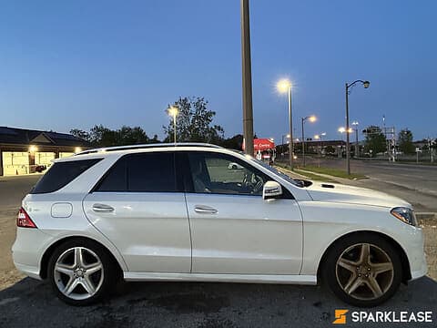 2013 Mercedes-Benz M-Class 4MATIC 4dr ML...