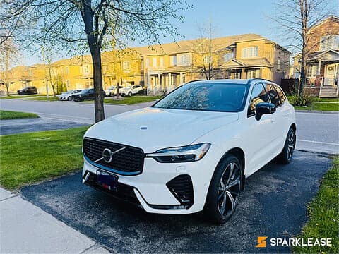 2025 Volvo XC60 B5 AWD Ultra Dark Theme