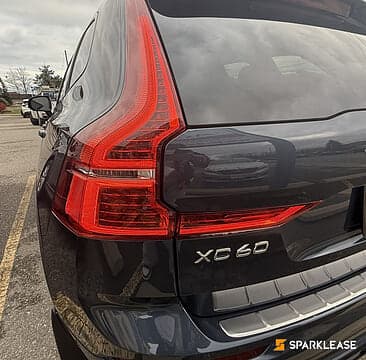 2024 Volvo XC60 B5 AWD Plus Dark Theme