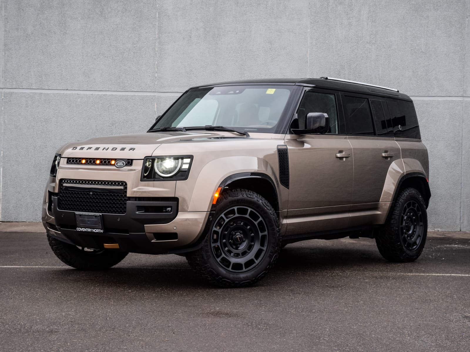 2026 Land Rover Defender OCTA
