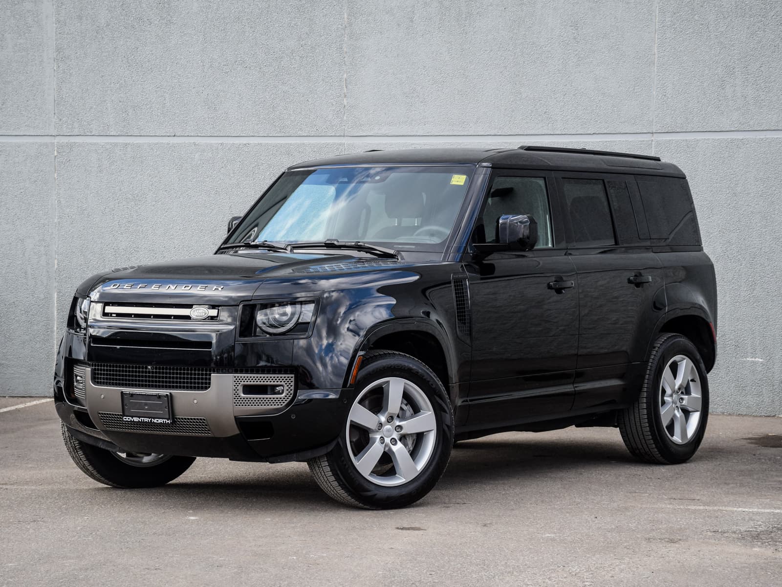 2025 Land Rover Defender 110 P400 X-Dynamic SE