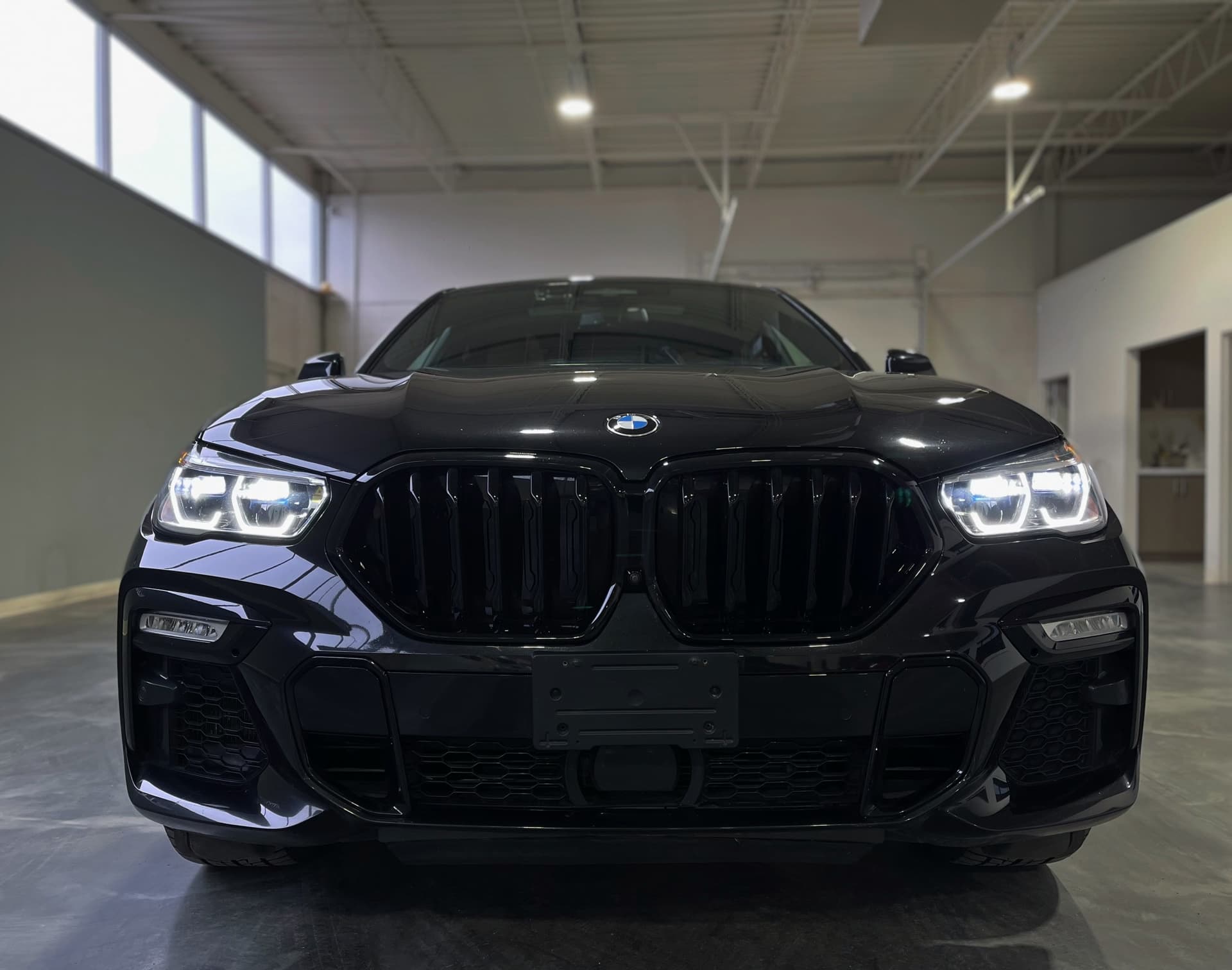 2021 BMW X6 M50i