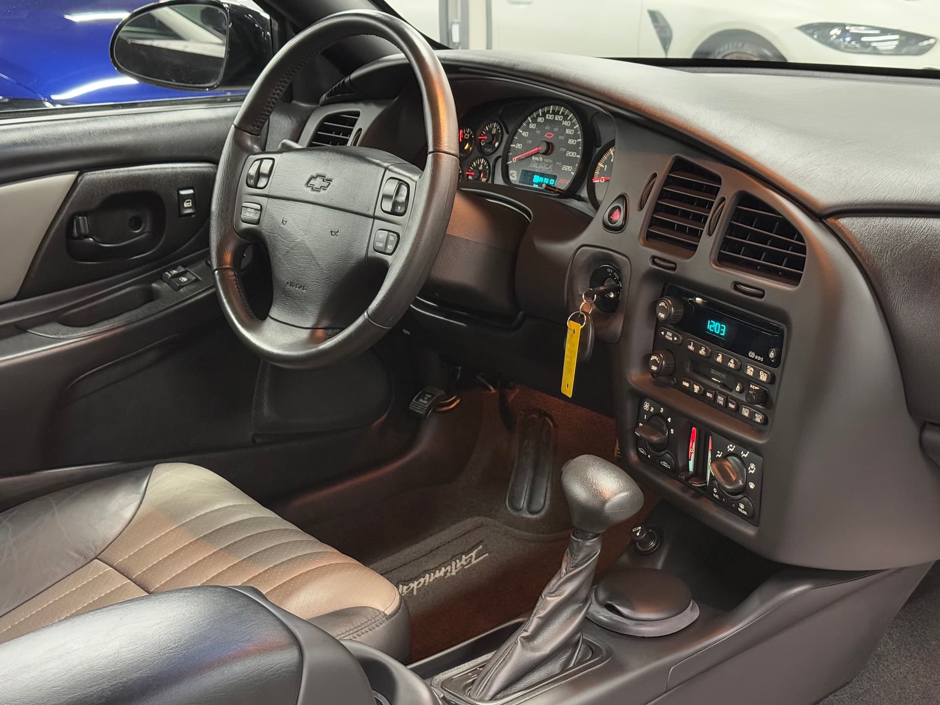 2002 Chevrolet Monte Carlo 2dr Cpe SS