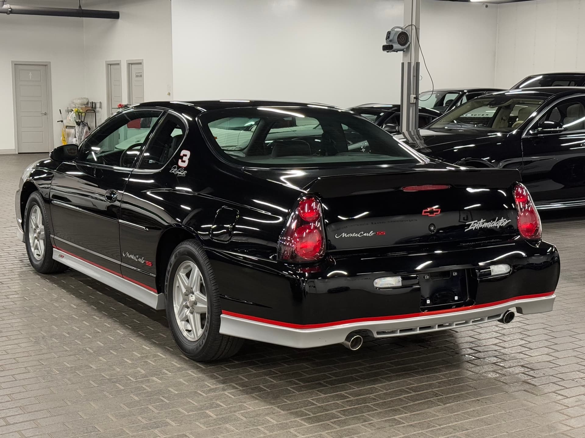 2002 Chevrolet Monte Carlo 2dr Cpe SS