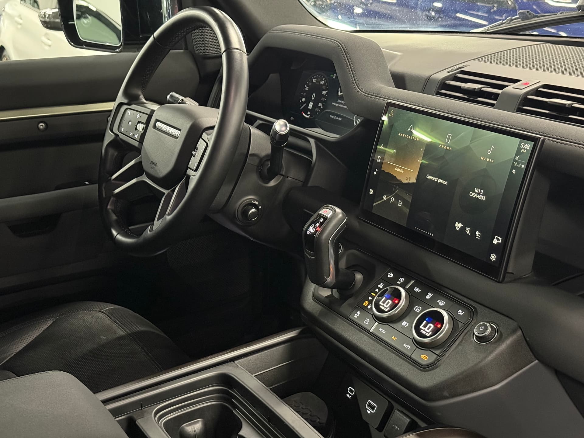 2022 Land Rover Defender 110 X-Dynamic SE AWD