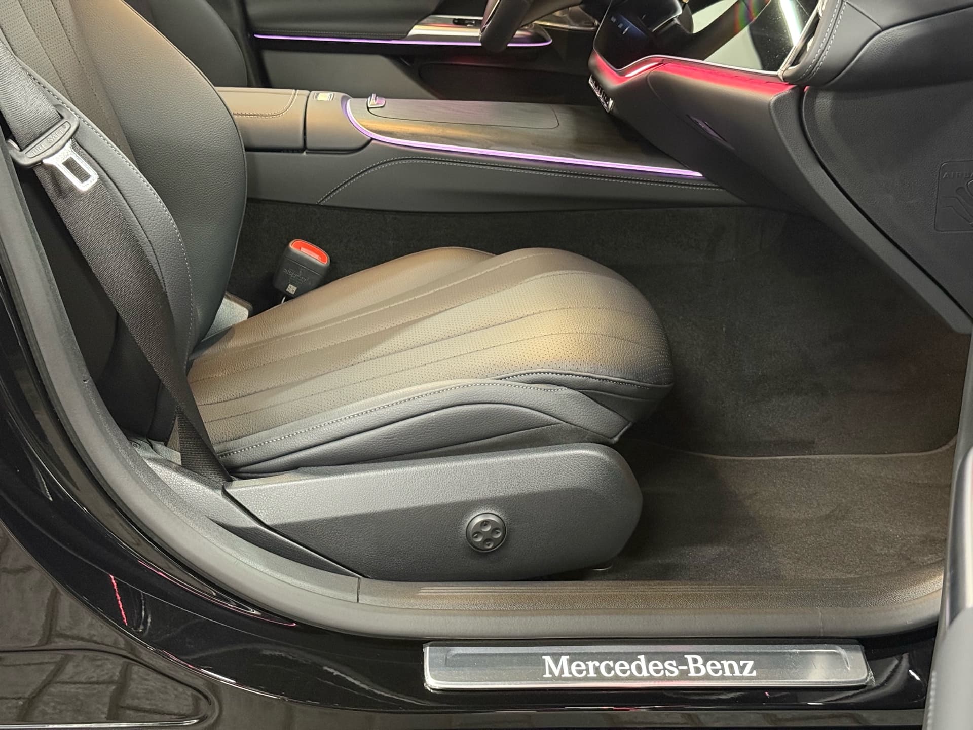 2026 Mercedes-Benz E-Class E 350 4MATIC Sedan | SUPERSCREEN | PINNACLE TRIM