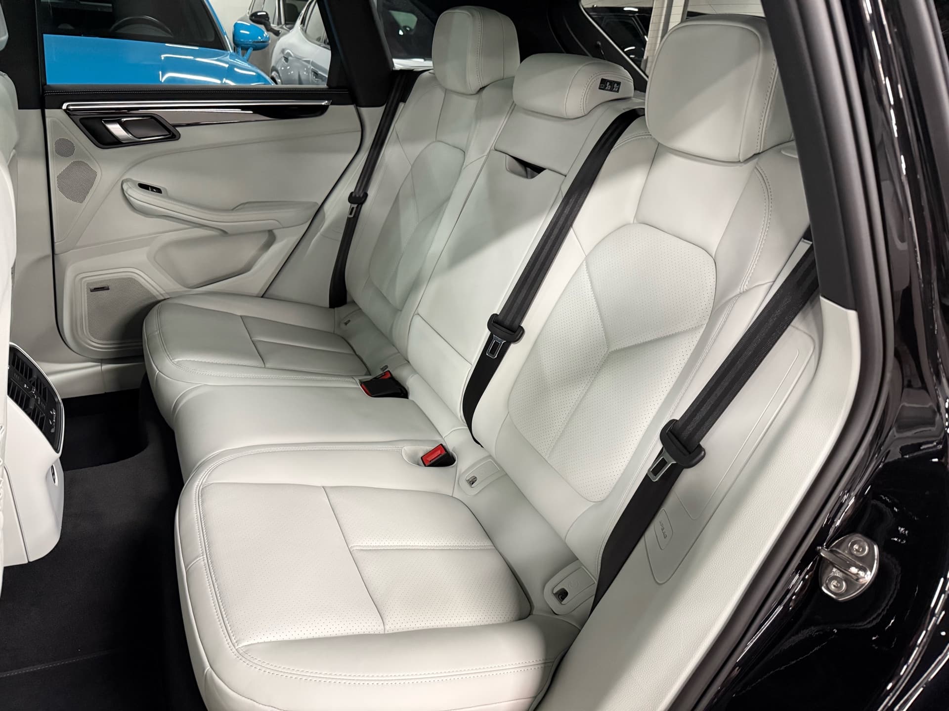 2026 Porsche Macan S | PREMIUM PACKAGE PLUS