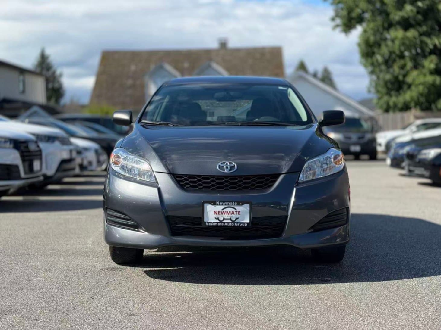 2009 Toyota Matrix Base. LOCAL BC VEHICLE. LOW KILOMETRES.