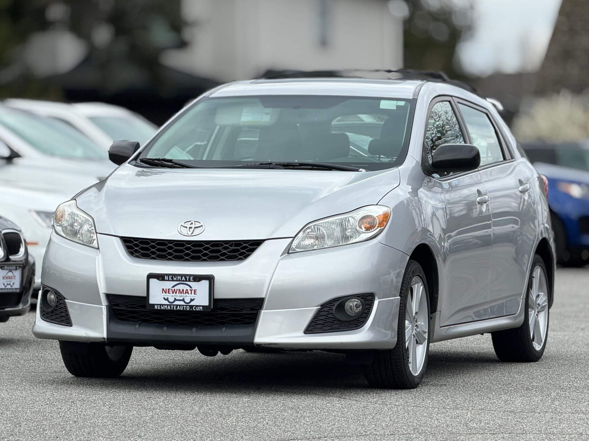 2009 Toyota Matrix S 2.4L. LOCAL BC VEHICLE. ALL-WHEEL DRIVE TRIM.