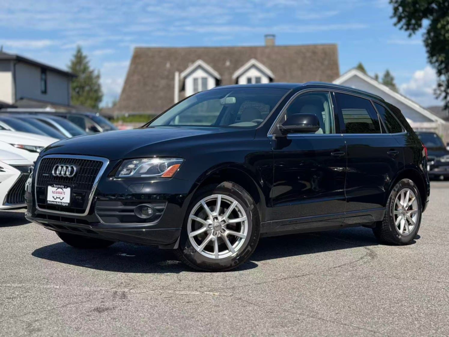 2010 Audi Q5 3.2L quattro Premium Plus. LOCAL BC VEHICLE. RUNS GREAT.