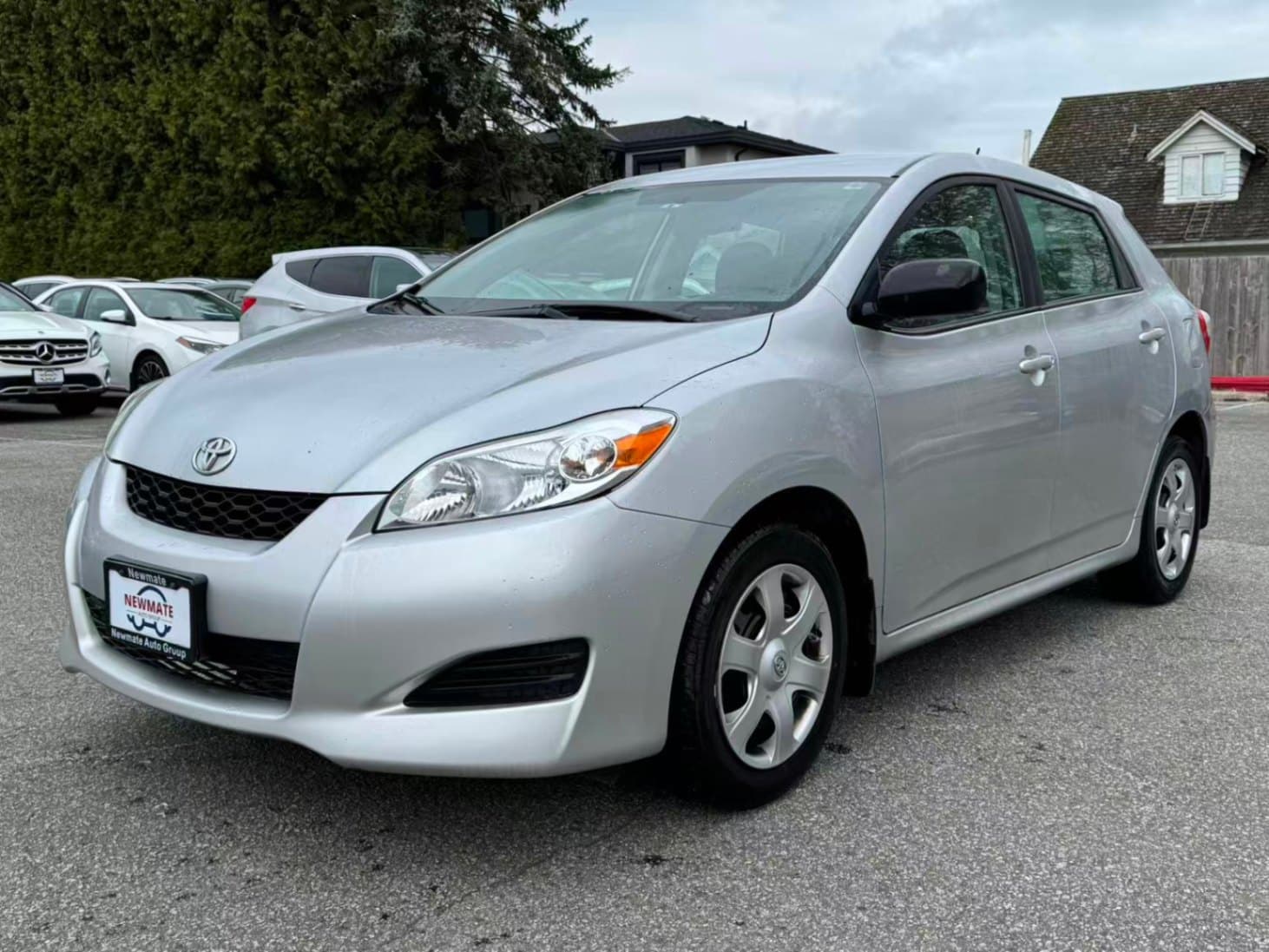 2010 Toyota Matrix LOCAL BC VEHICLE. LOW KILOMETRES.