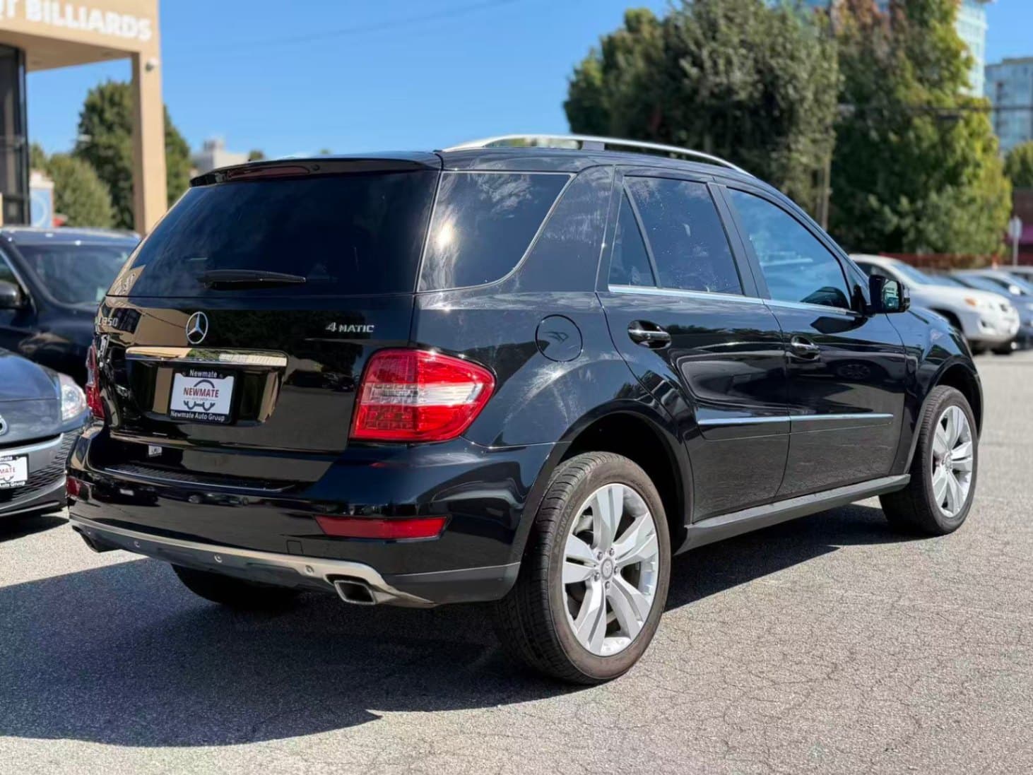 2011 Mercedes-Benz M-Class ML 350 4MATIC. LOCAL BC VEHICLE. SUPER LOW KILOMETRES.