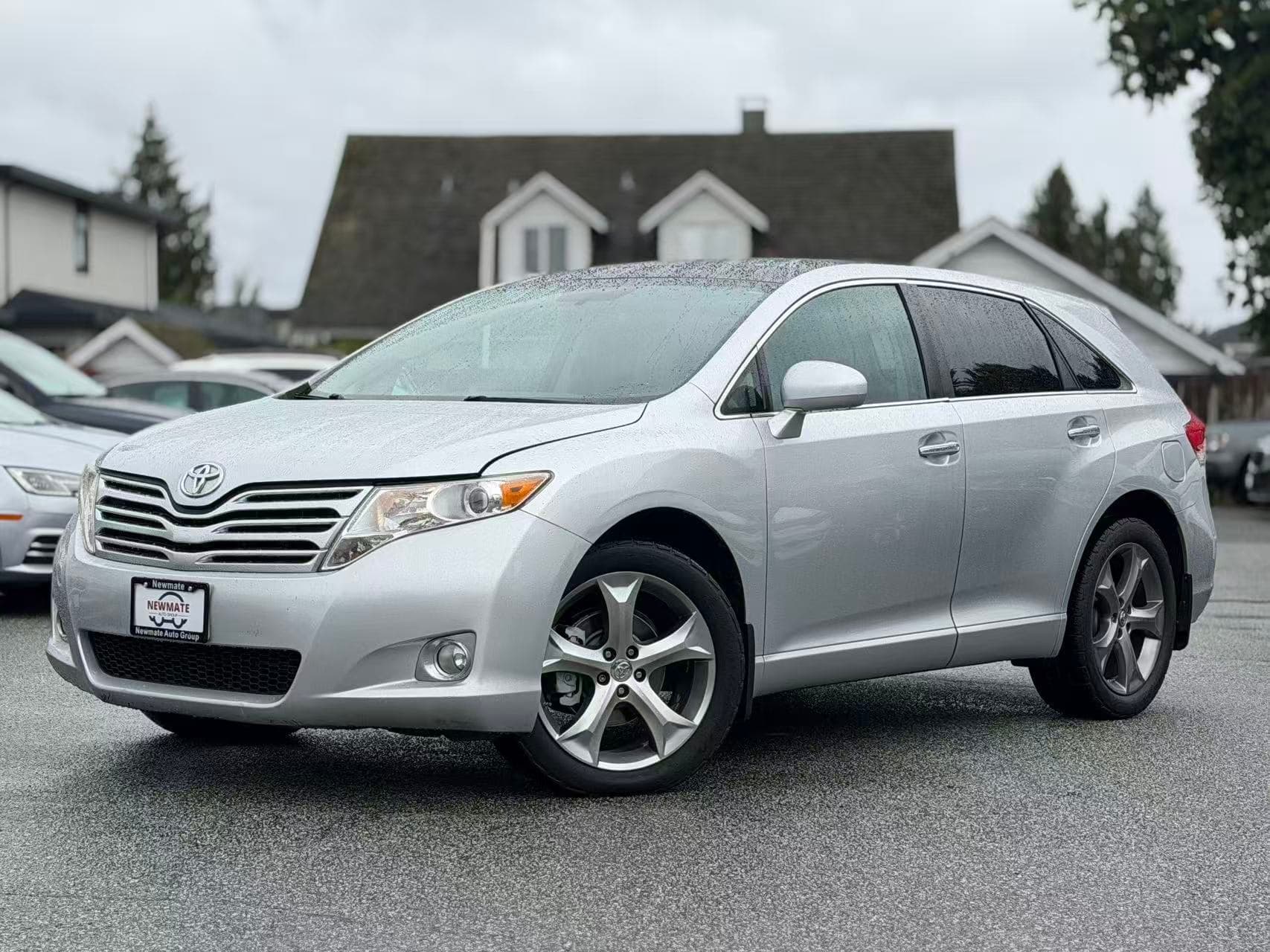 2011 Toyota Venza V6. LOCAL BC VEHICLE. FULL SERVICE RECORD.