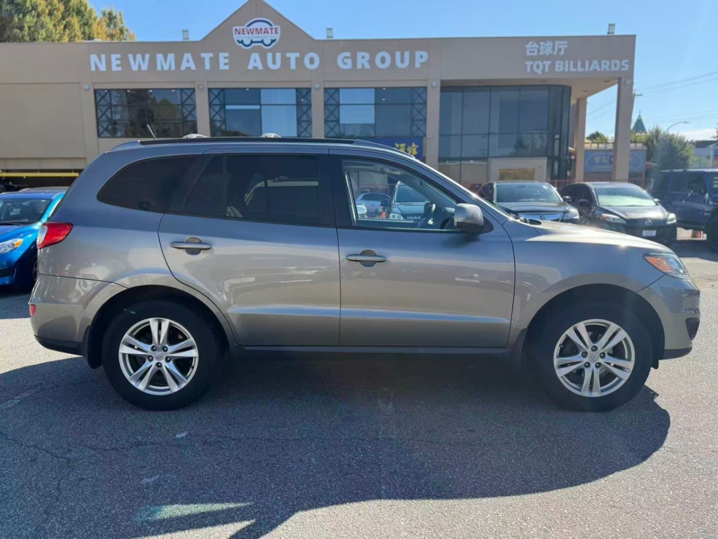 2012 Hyundai Santa Fe GL. LOCAL BC VEHICLE. ONE OWNER.