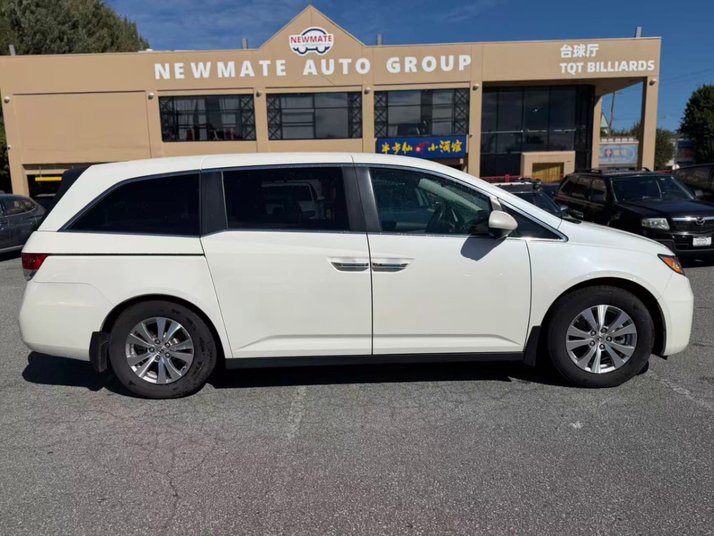 2015 Honda Odyssey EX. LOCAL BC VEHICLE. ONE OWNER. NO ACCIDENT. EXTREMELY LOW KILOMETRES.