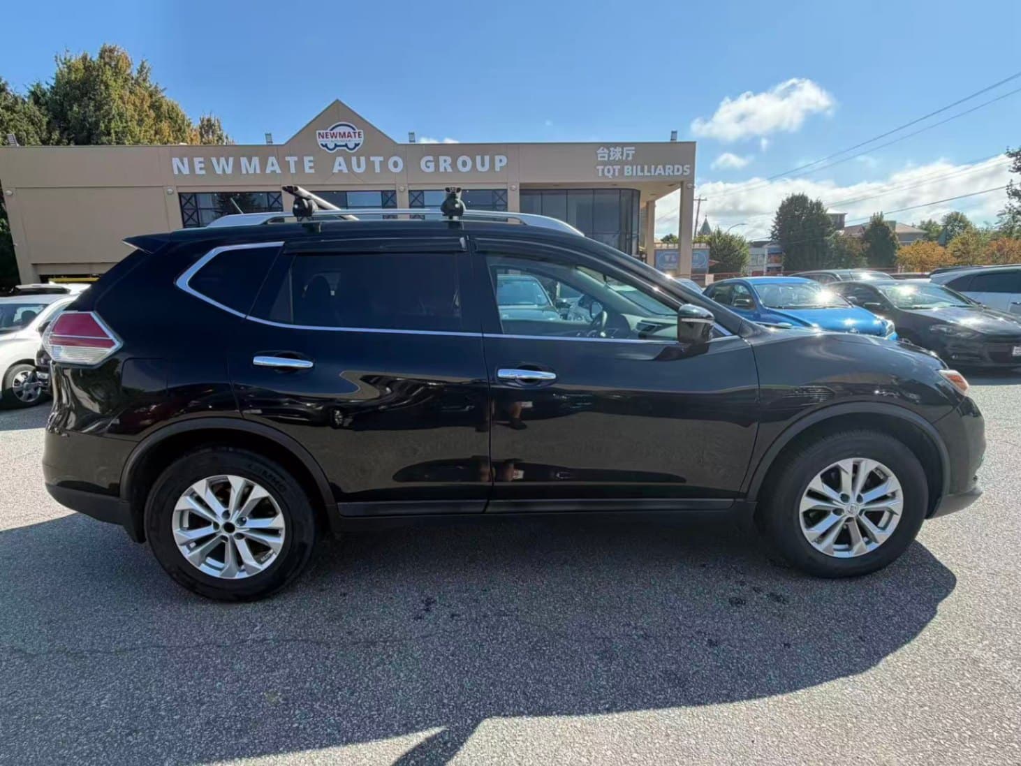 2015 Nissan Rogue SV. LOCAL BC VEHICLE.
