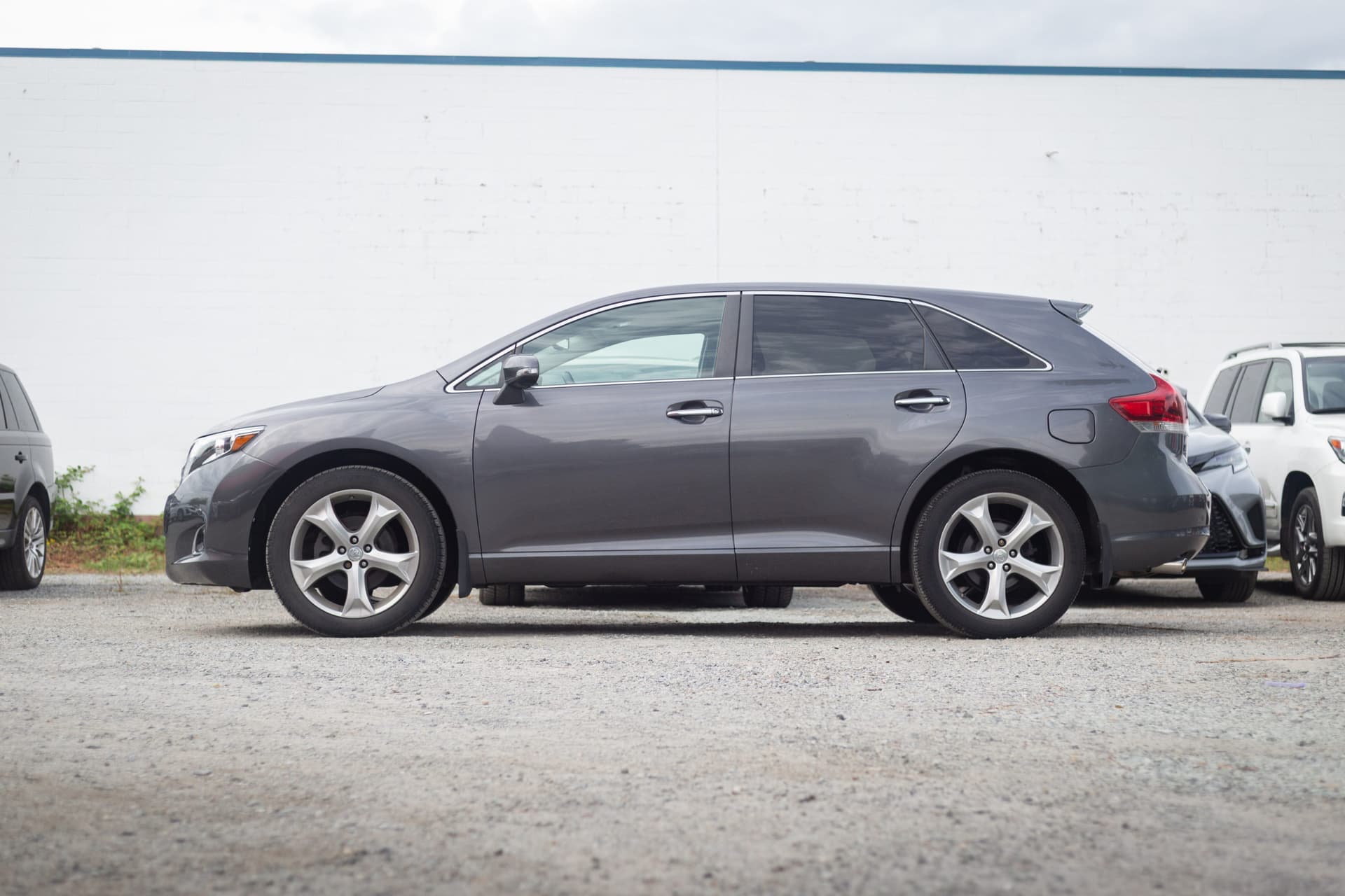 2015 Toyota Venza V6. LOCAL BC VEHICLE. NO ACCIDENT. LOW KILOMETRES.