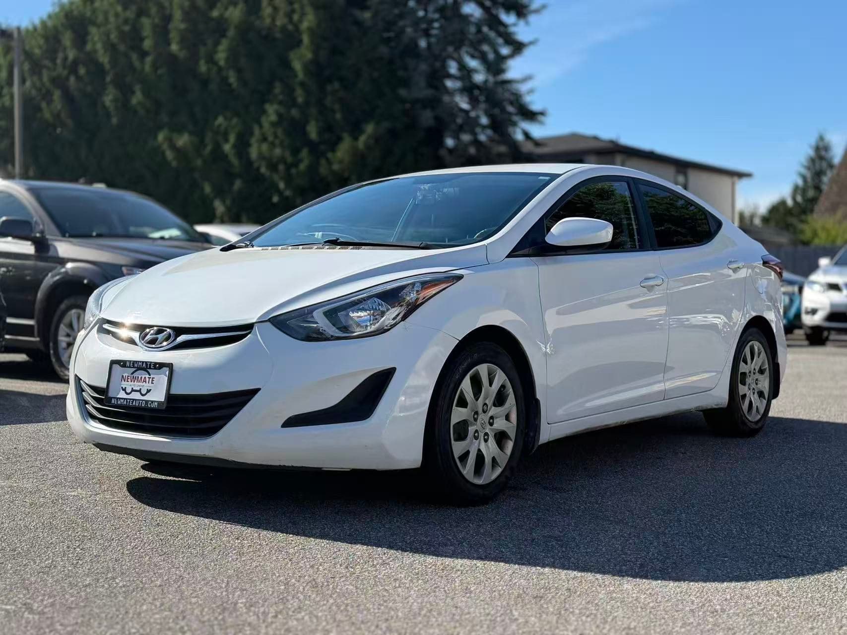 2016 Hyundai Elantra GL. LOCAL BC VEHICLE. SAVE ON GAS.