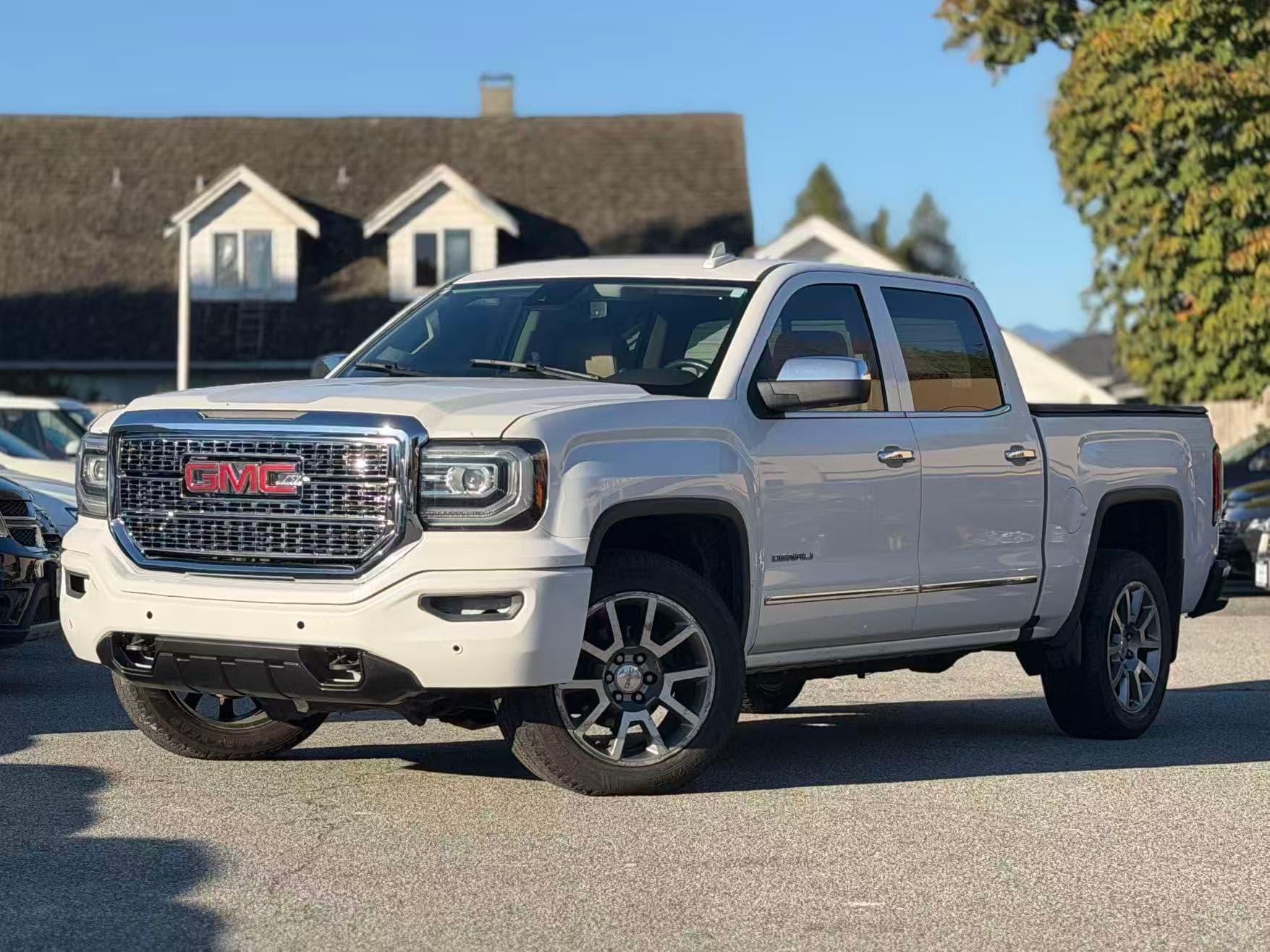 2017 GMC Sierra 1500 Crew Cab 143.5" Denali. NO ACCIDENT.