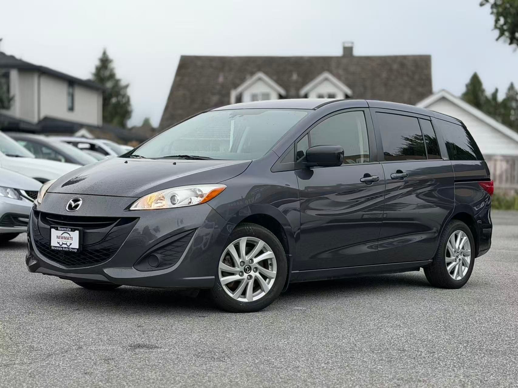 2017 Mazda Mazda5 GS. LOCAL BC VEHICLE. NO ACCIDENT. FULL SERVICE RECORD.