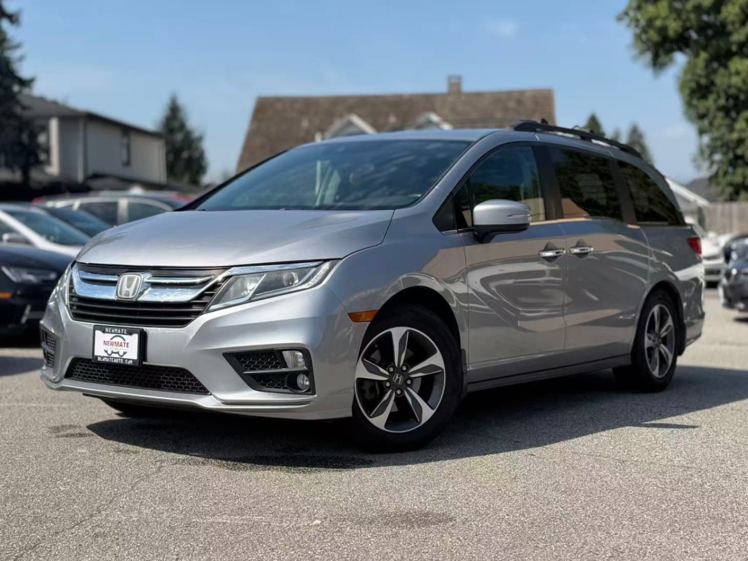 2019 Honda Odyssey EX. LOCAL BC VEHICLE. FULL SERVICE RECORD. 8 SEATER.
