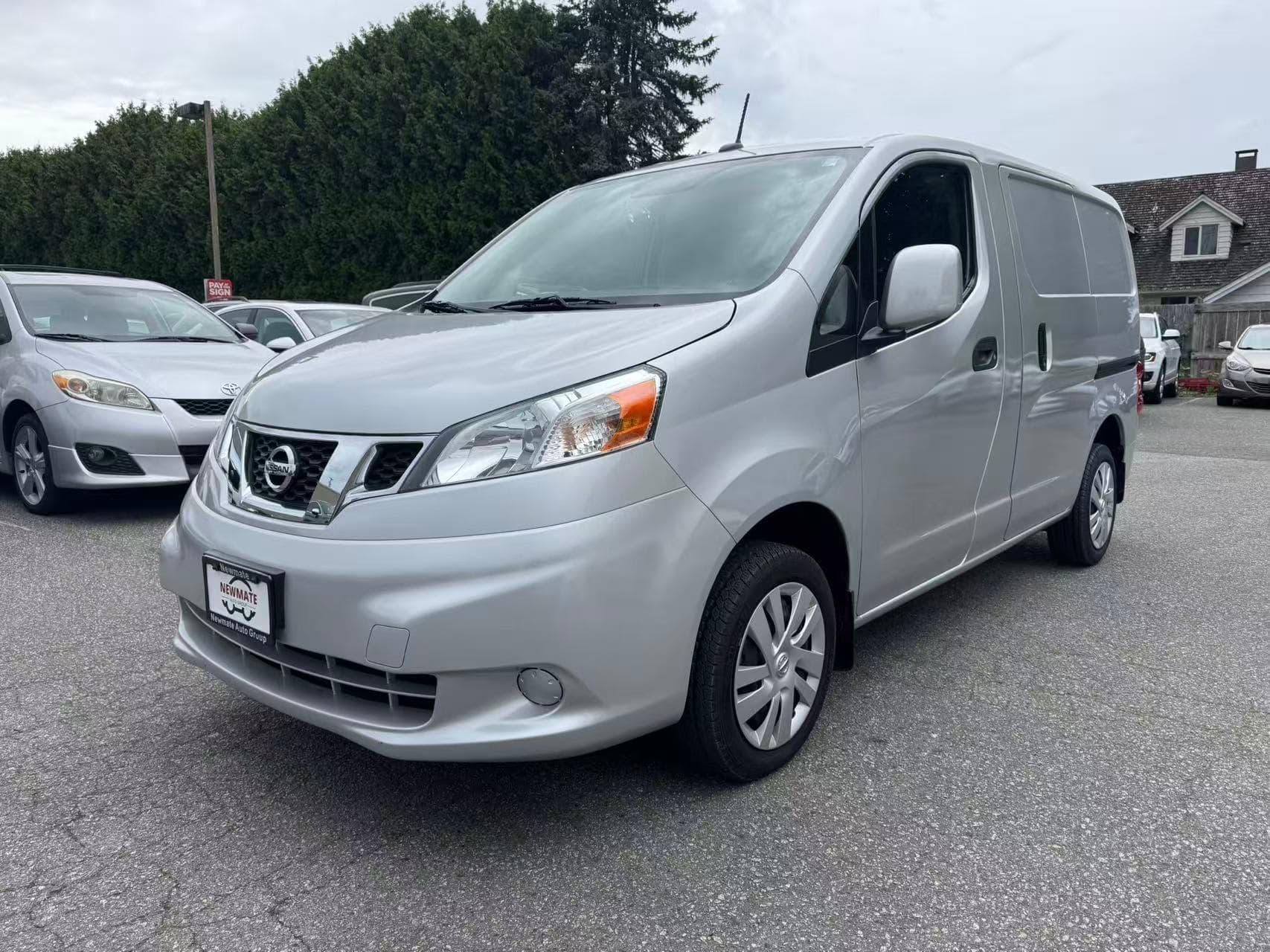 2019 Nissan NV200 SV. *REBUILT TITLE*. ONLY 3,612KM. BC LOCAL CAR.