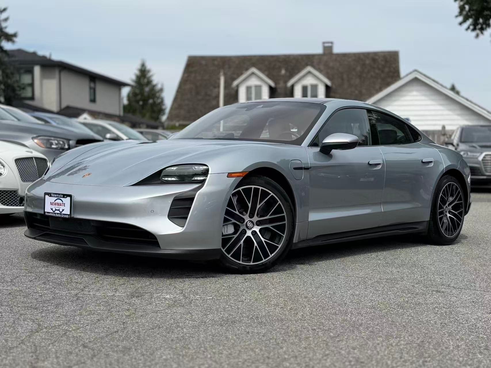 2020 Porsche Taycan 4S. FULLY LOADED. LOW KILOMETRES. SPORT CHRONO PACKAGE. SPORTDESIGN PACKAGE.