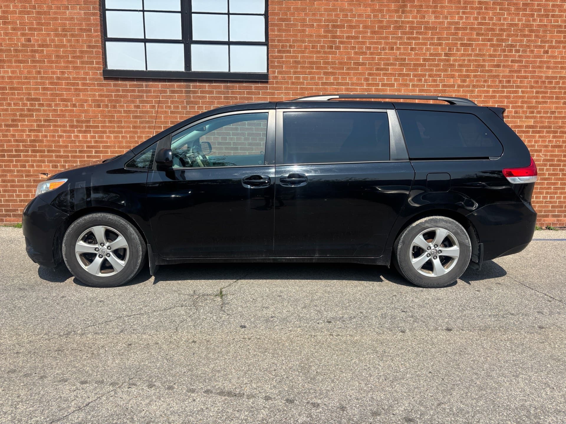 2013 Toyota Sienna 5dr V6 LE 7-Pass FWD Mobility