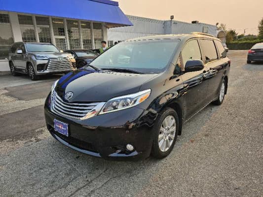 2017 Toyota Sienna 5dr XLE 7-Pass AWD