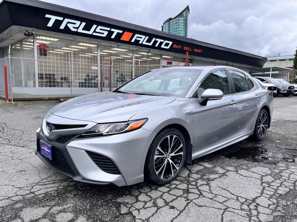 2018 Toyota Camry Hybrid SE 4dr Sedan CVT