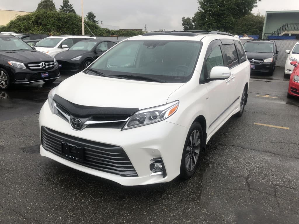 2019 Toyota Sienna XLE 7-Passenger AWD