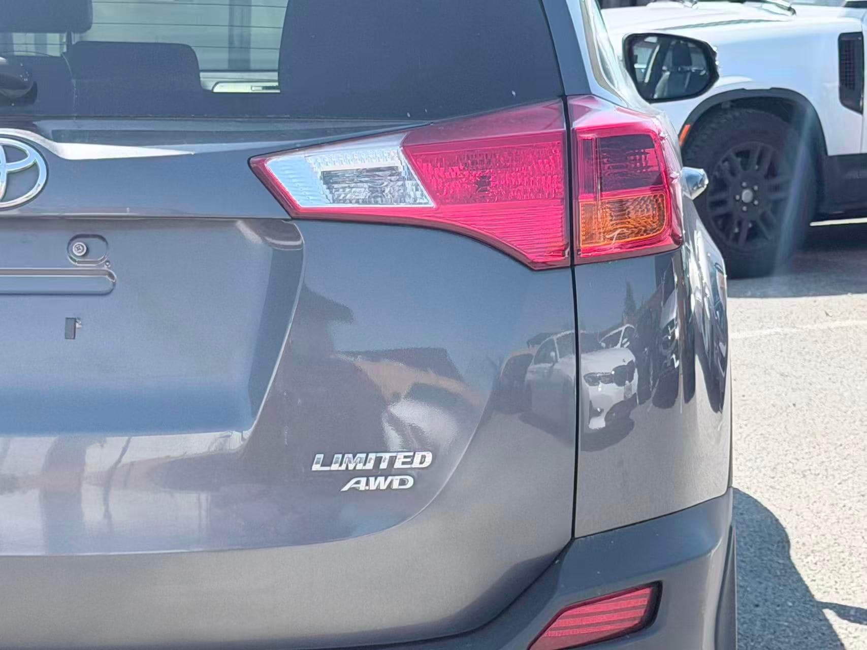 2013 Toyota RAV4 AWD LIMITED/ CLEAN TITLE/ BC LOCAL