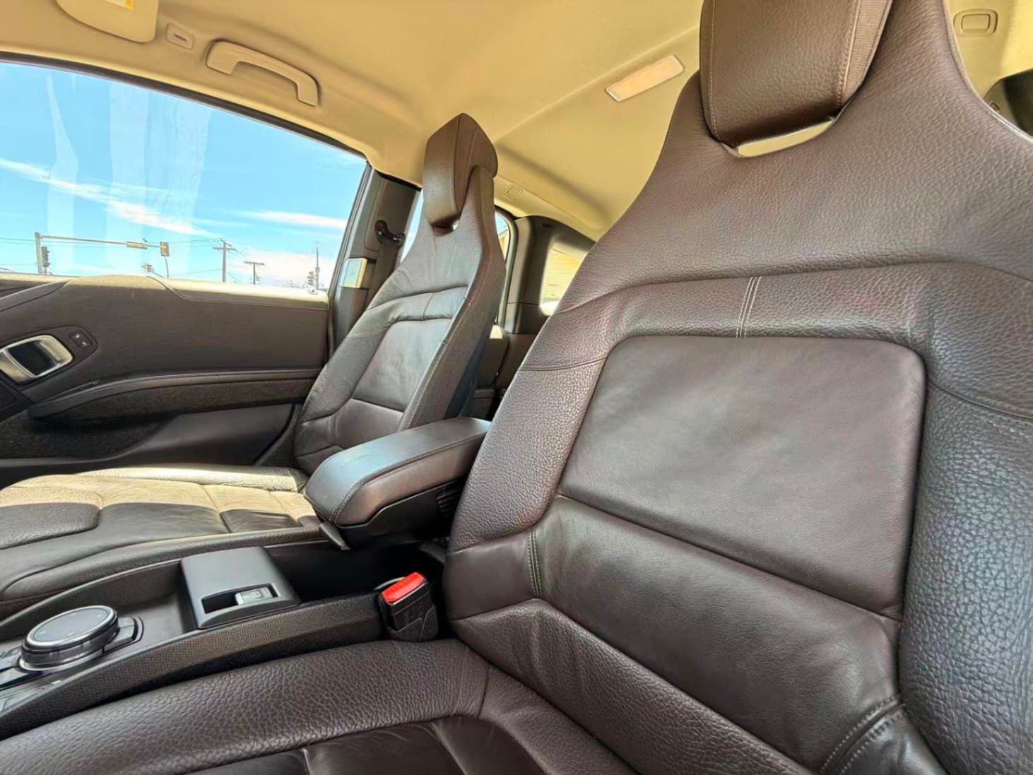 2016 BMW i3 HB w/Range Extender/ CLEAN TITLE/ BC LOCAL/ HERMAN KARDON SPEAKER