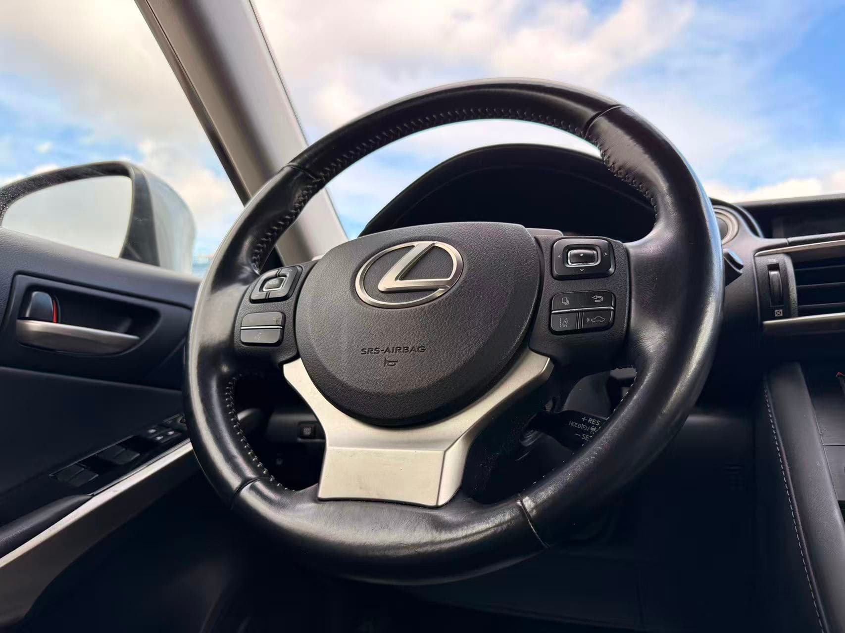 2018 Lexus IS IS 300 AWD/ CLEAN TITLE/