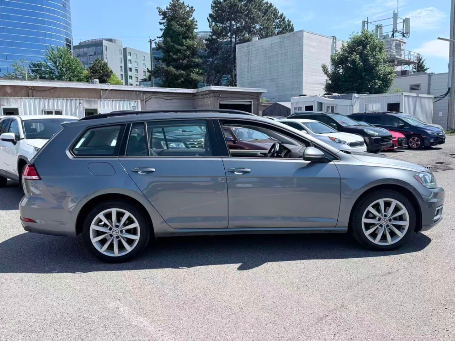 2019 Volkswagen Golf SportWagen Comfortline Auto/ CLEAN TITLE/ BC LOCAL/ ONE OWNER
