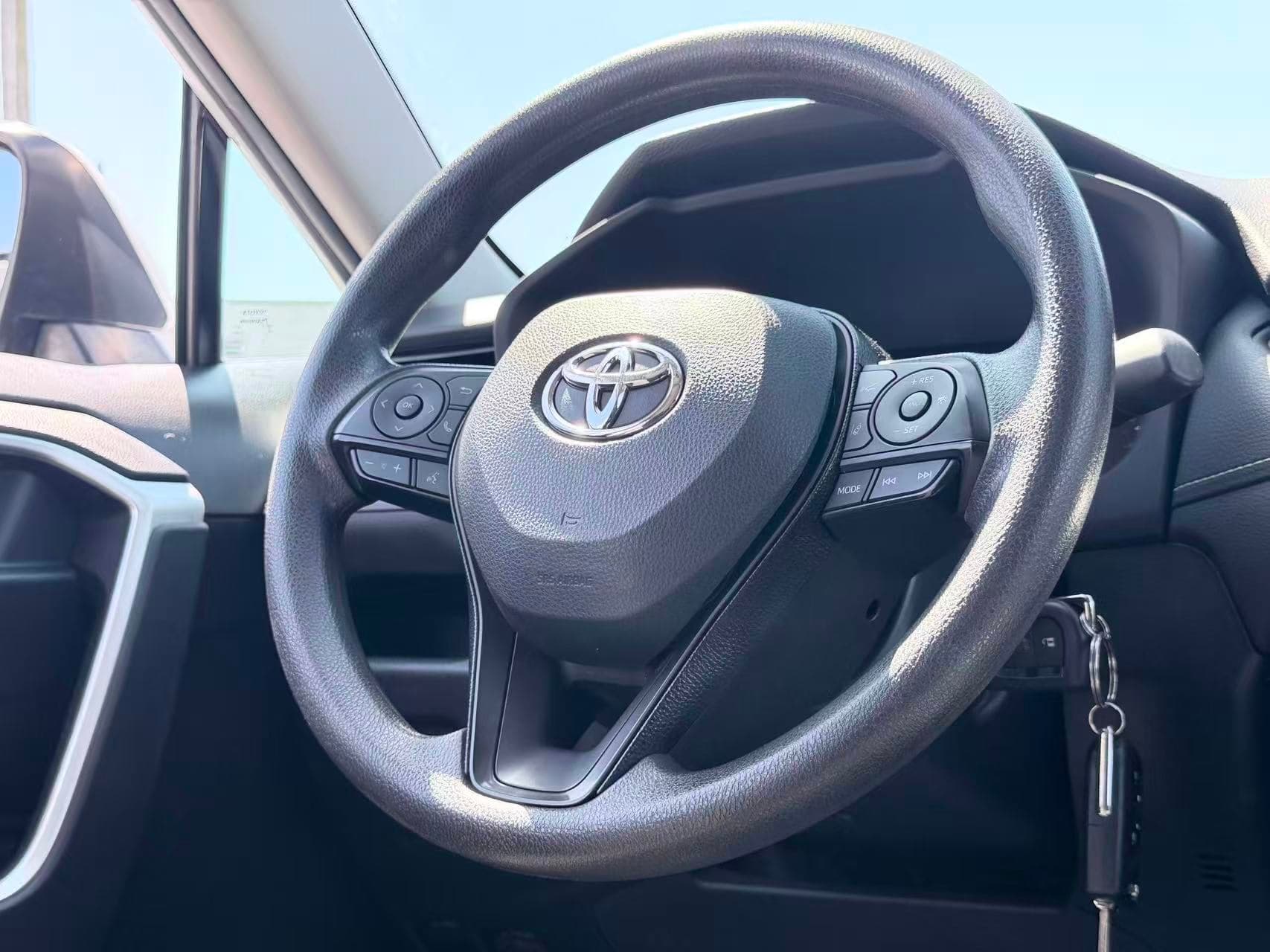 2021 Toyota RAV4 LE AWD/ CLEAN TITLE/ BC LOCAL