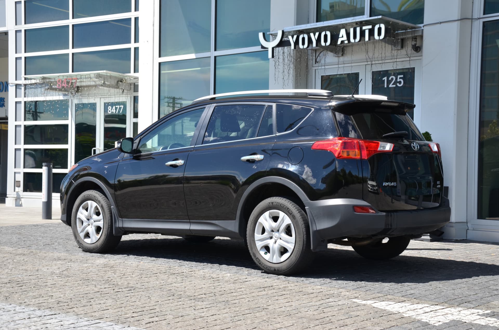 2013 Toyota RAV4 AWD 4dr LE