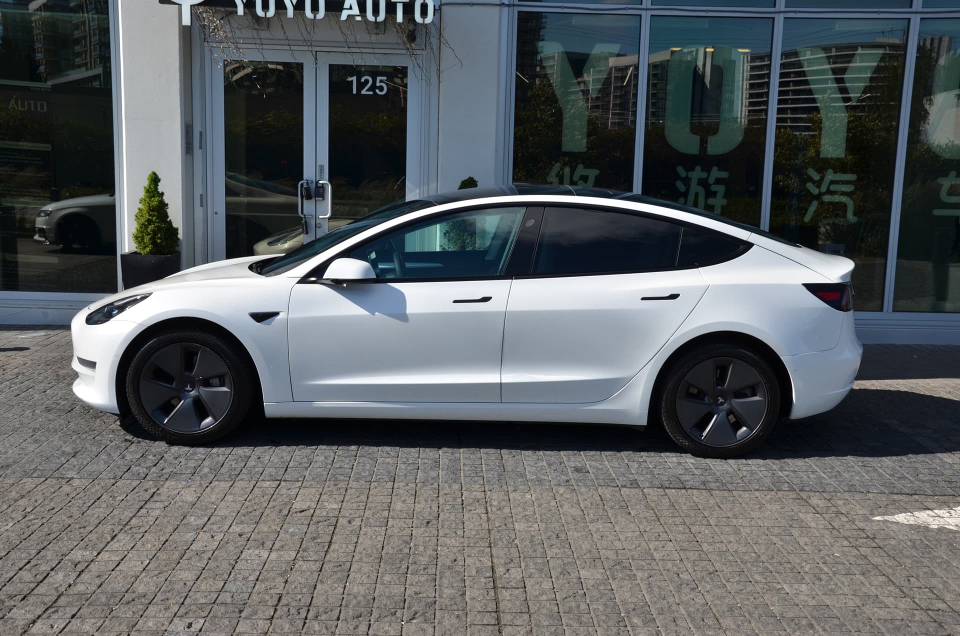 2021 Tesla Model 3 Standard Range Plus RWD