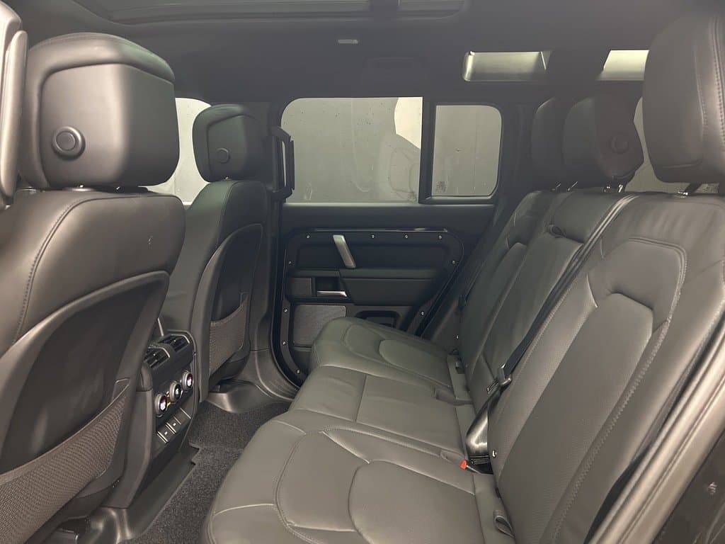 2024 Land Rover Defender 110 V 8