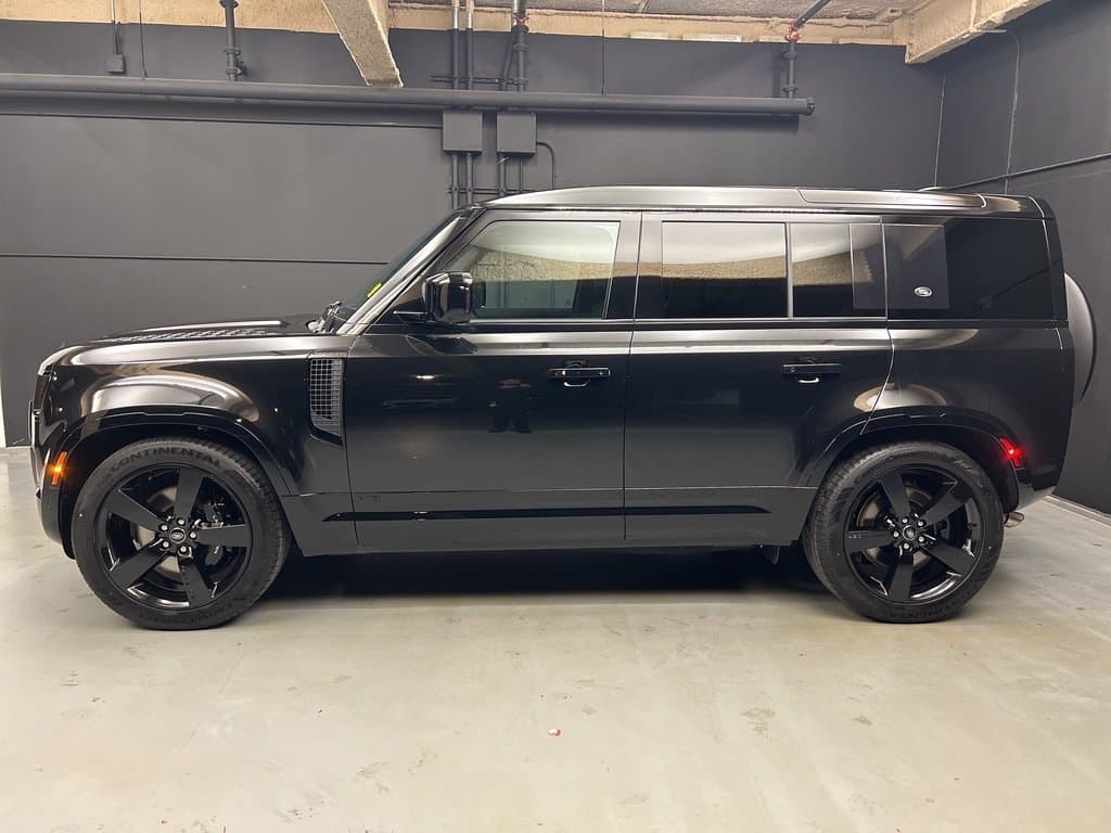 2024 Land Rover Defender 110 V 8
