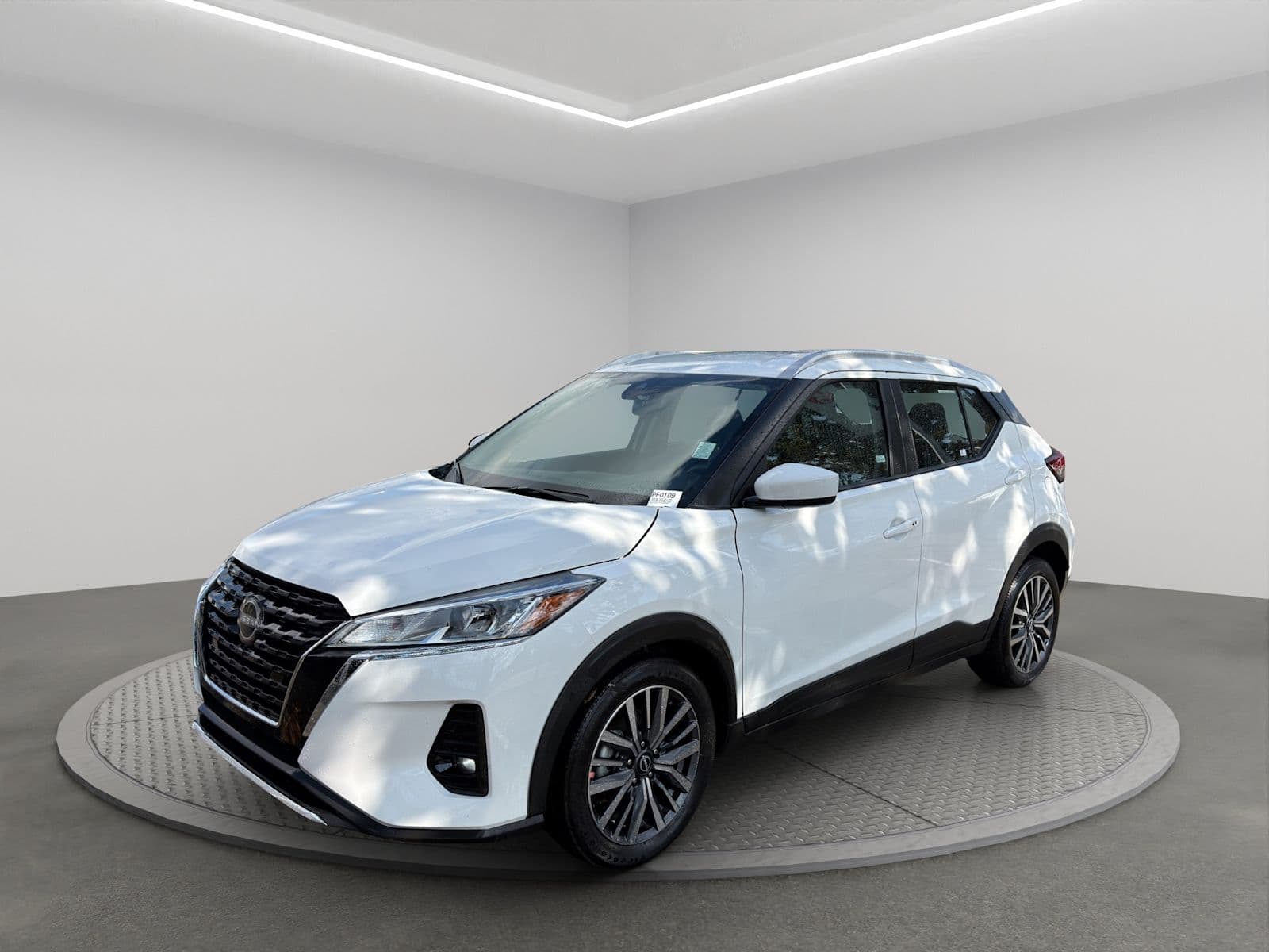 2025 Nissan Kicks Play SV CVT