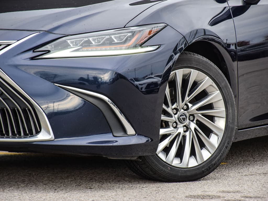 2020 Lexus ES 300h Premium