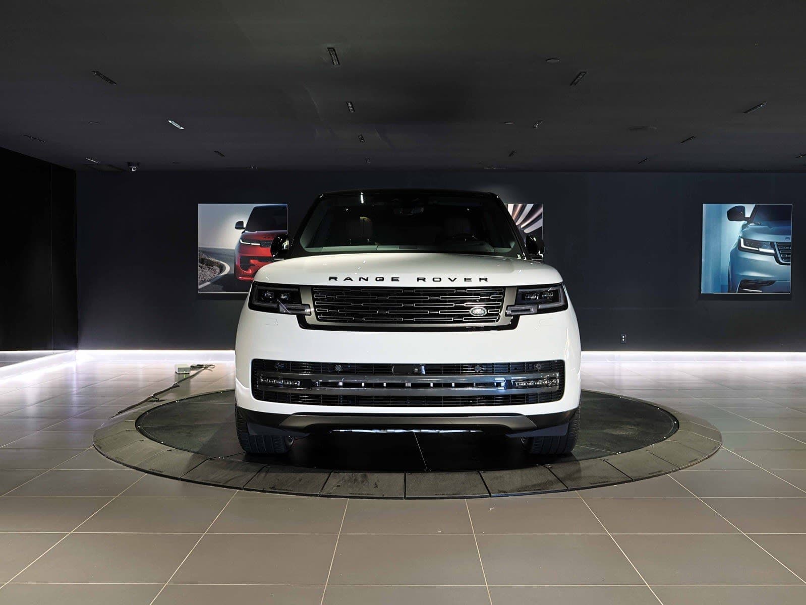 2026 Land Rover Range Rover SE