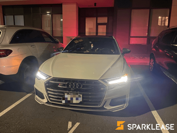 2020白色Audi S6