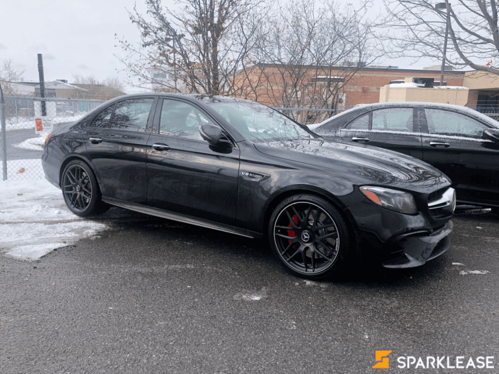 2020 Mercedes-Benz E63 带方向盘旋钮
