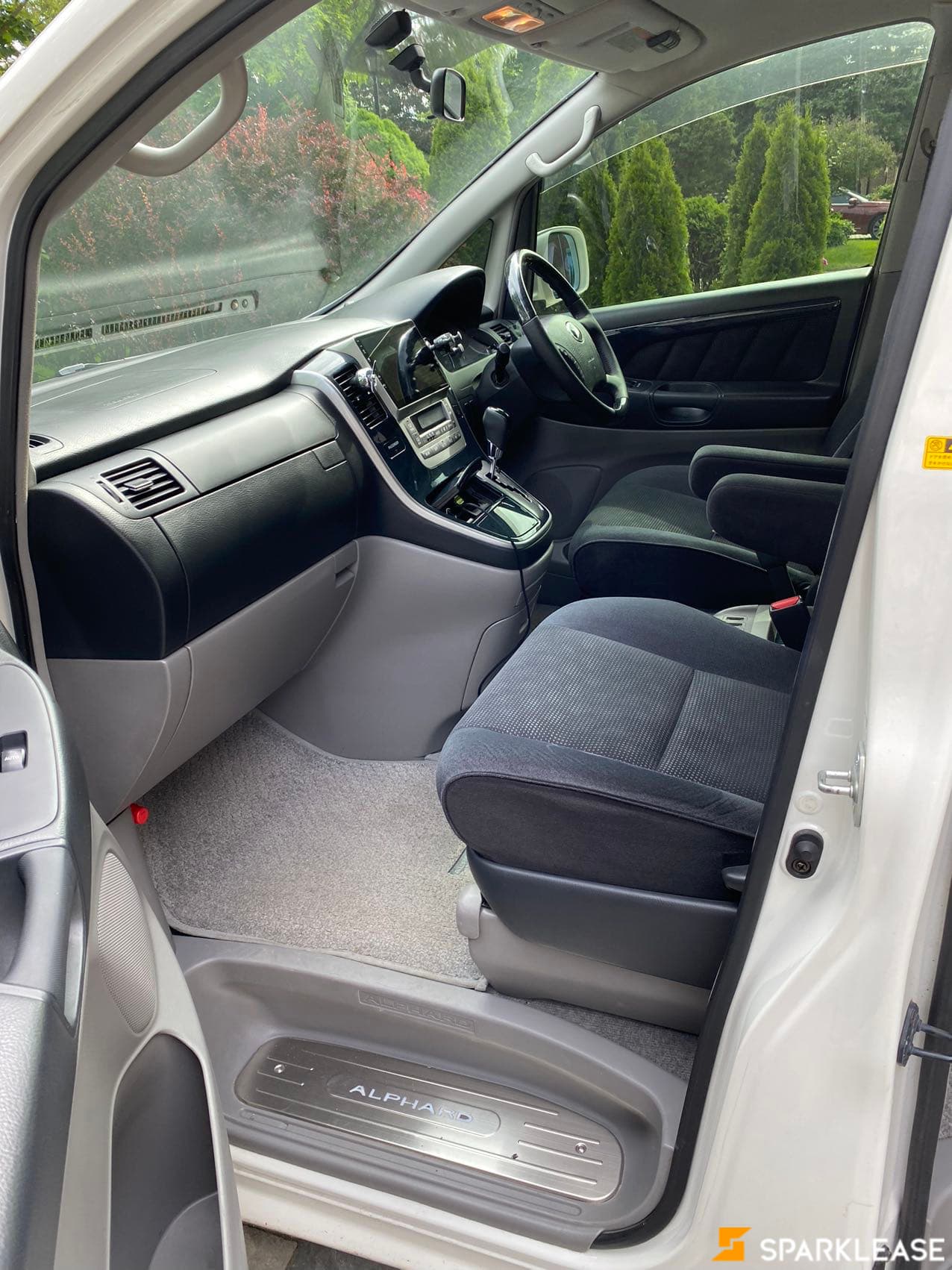 2003 Toyota 埃尔法右舵
