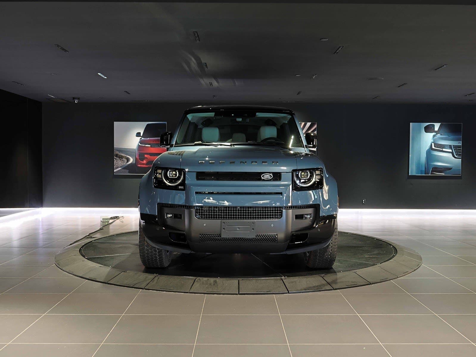 2026 Land Rover Defender X-Dynamic SE